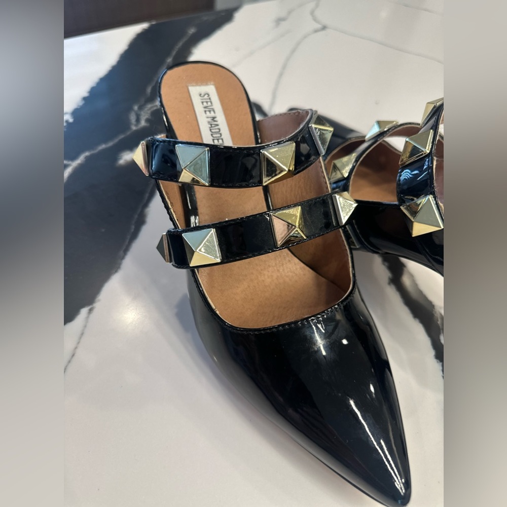 Steve Madden strappy patent kitten heel